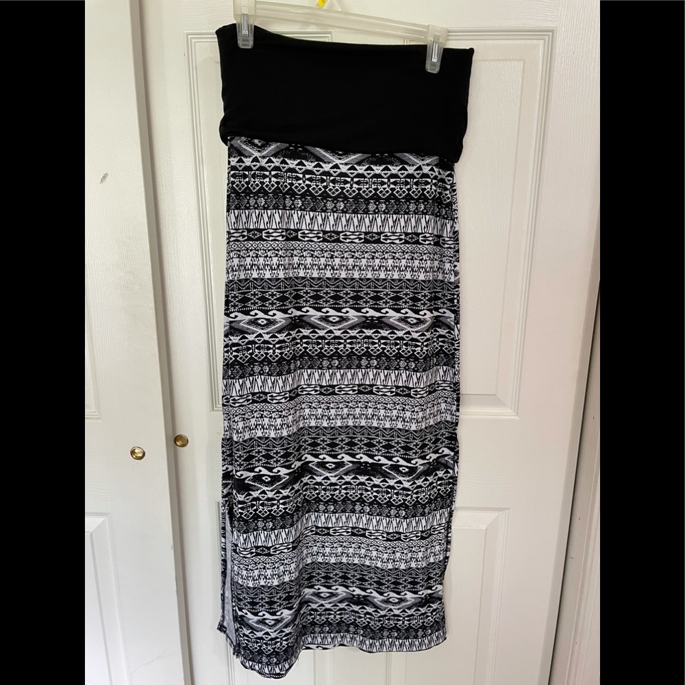 Women’s Dress or Skirt